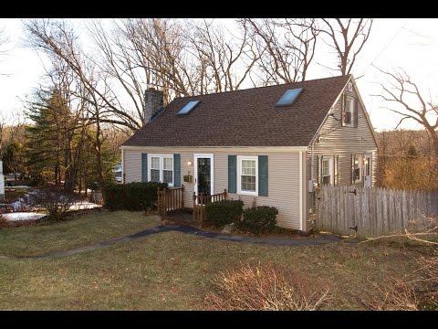 14 Colonial Rd, Auburn, MA