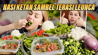 Download lagu MAKAN NASI KETAN SAMBEL TERASI LEUNCA PAKE IKAN & SAYURAN MENTAH BANYAK‼️ mp3
