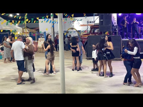 Veja como foi o arraiá da fazenda nova com o show de messias paraguai
