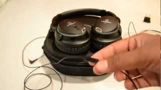 Video thumbnail for Audio Technica ATH-ANC9 QuietPoint Noise Cancelling Headphones by learn.
