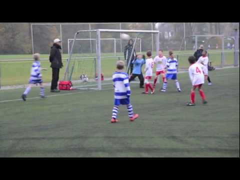 Oliveo F4 - RKDEO F9 voetbal voor de competitie