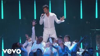 Ricky Martin - Vente Pa&#39; Ca (Premio Lo Nuestro 2017)