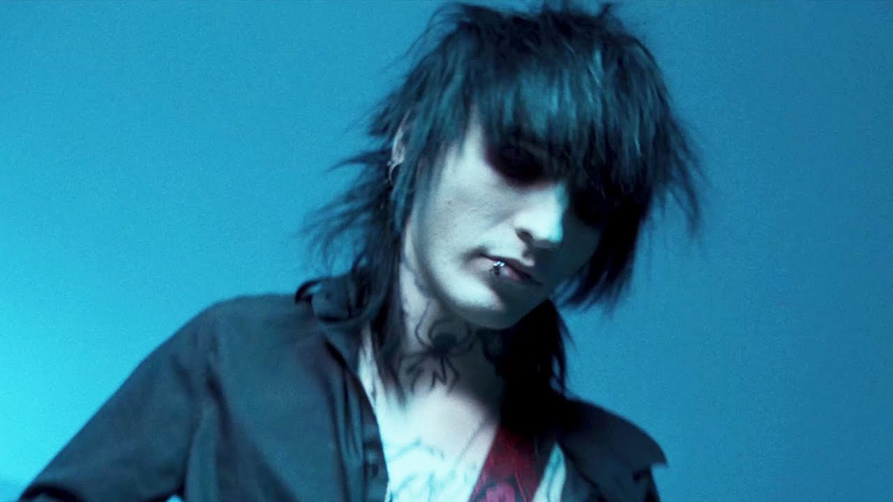 Johnnie Guilbert — Vampire