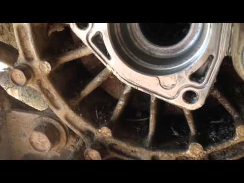 RTV900 rear axle repair: Caution when pulling shaft cover