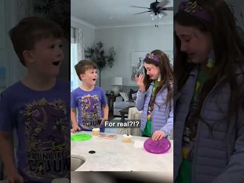 Parents surprise kids with beautiful pregnancy announcement 🥹❤️