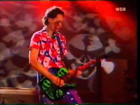 download lagu mp3 mp4 Die Toten Hosen I Fought The Law, download lagu Die Toten Hosen I Fought The Law gratis, unduh video klip Die Toten Hosen I Fought The Law