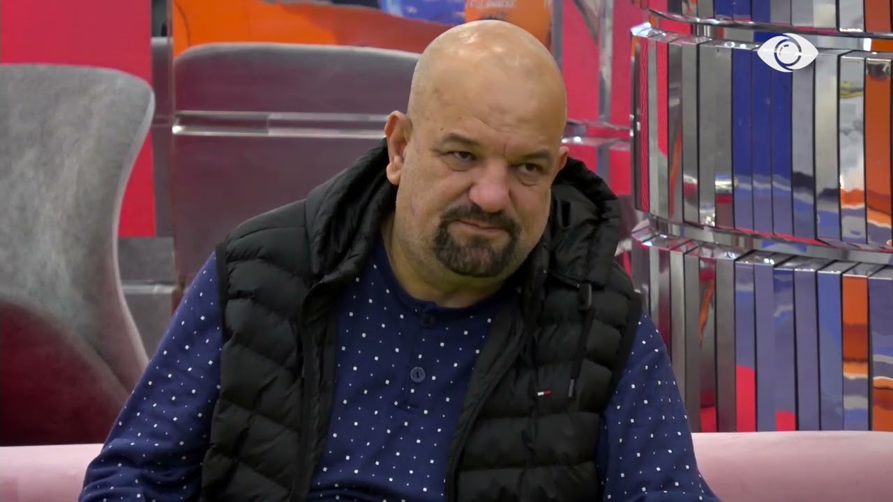 “Më ka thënë ti njeriu me qafën e gjatë”/ Eriku bisedon me Ilirin