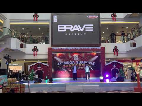 De'boys perform to Le Sserafim - Antifragile at Brave Year End Performance 2022 | BRAVE ACADEMY
