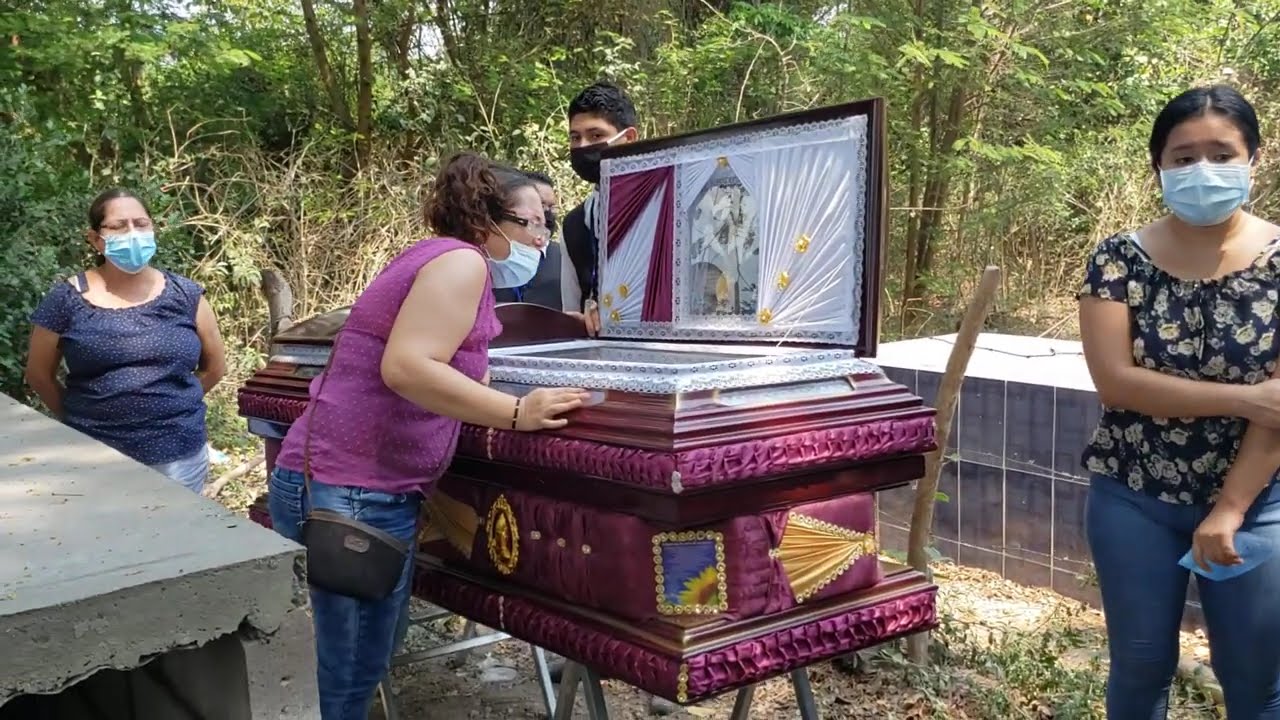 En el funeral de Alejandra flores nuñe