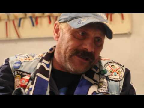 "I'm sitting on the toilet and I have no paper - so I'll take the Schalke 04 pennant