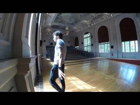 Mise en place des gradins au Garde-Chasse