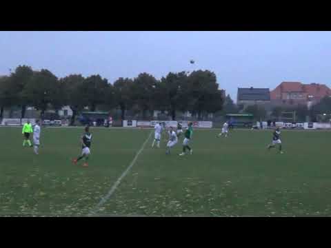 Wisła Borek -Avia Kamionki strzał Huberta wyrzykiwwicza broni bramkarz gości