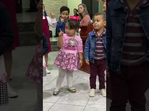 Nossas crianças cantando os hinos da harpa cristã. Pedra de Amolar