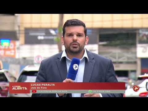 Duas mulheres ficam feridas após carro capotar na MG 353