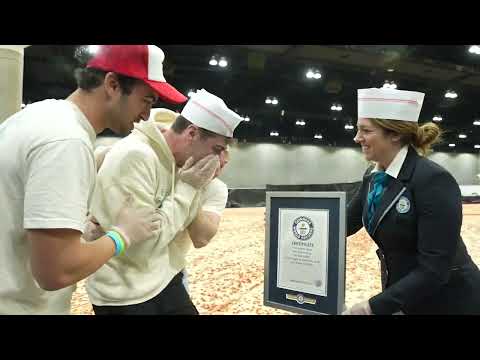 Pizza Hut — Worlds Largest Pizza