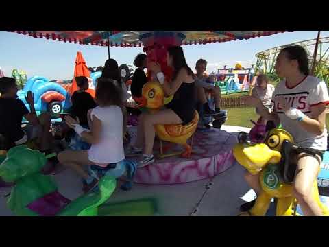 i jeszcze karuzela ze starszakami - Dźwirzyno 2018