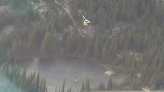 preview picture of video 'Passmore Fire: Helicopter Water Pick Up'