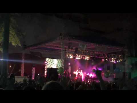 GIRL TALK at 40 Acres Fest 2010! (Pt. 3) Live from the South Mall of the UT Tower!