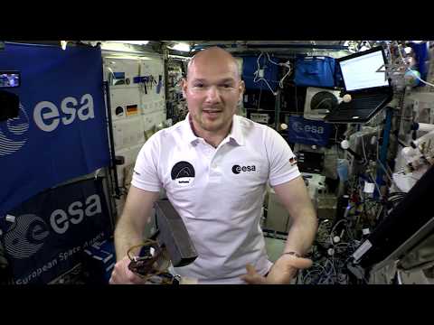 Alexander Gerst: Granulate als Stoßdämpfer (Flying Classroom 2 by DLR_next)