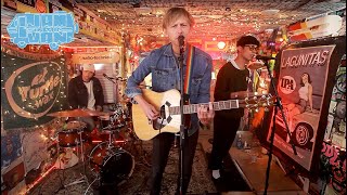 VAN WILLIAM - "The Middle" (Live at JITV HQ in Los Angeles, CA 2018) #JAMINTHEVAN