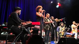 Kamasi Washington &amp; The Next Step - The Rhythm Changes (Live at Club Nokia)
