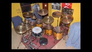 Put Your Records On Mapex Saturn IV MH exotic Natural Ash Burl + Black Panther Piccolo Snare