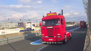camion décoré dans circuit albi