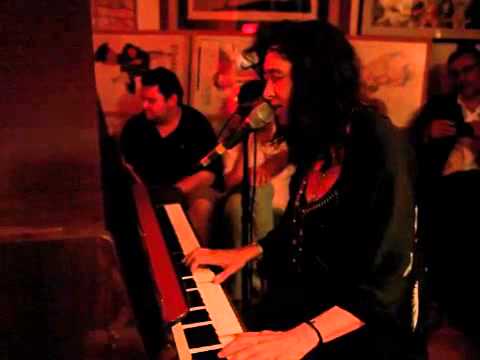 Sophie Moleta Live in St Cloud Paris 6th Sept 2014 Acoustic...