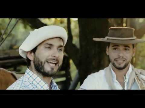 Abriendo Camino - "En un Baile Familiar" ft. Sin Estribos
