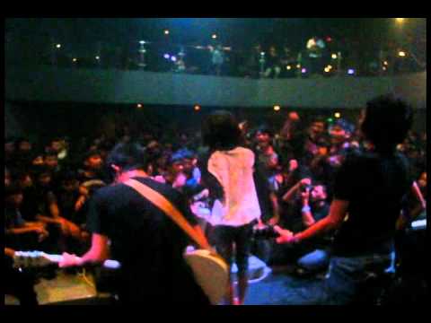 Alice In Wonderland - You Fuck'n Bitch ( Live Macbeth Indonesia Tour 2012 on Kediri) 