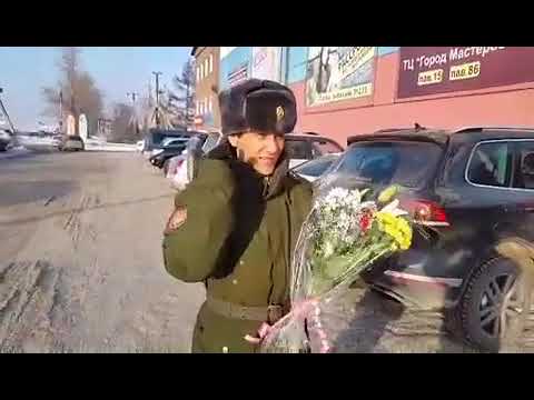 Неожиданно солдат вернулся домой