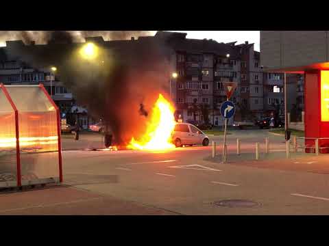 Incendiu Mercedes Viano Parcare Penny Hațeg, jud Hunedoara, România