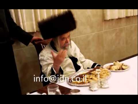 Kretchnif Siget Rebbe Conducting Melave Malka In Beitar Illit - Iyar 5773
