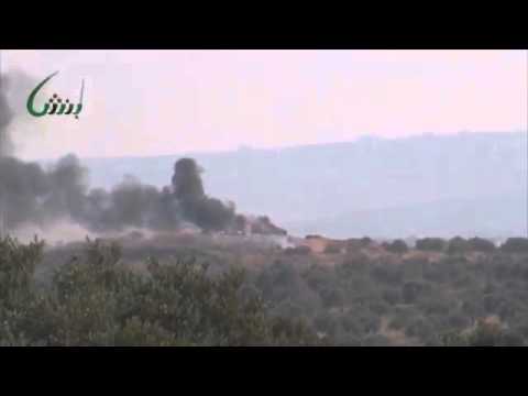 تدمير دبابة بعد استهدفها من قبل حركة أحرار الشام الإسلامية في معمل القرميد في محافظة إدلب