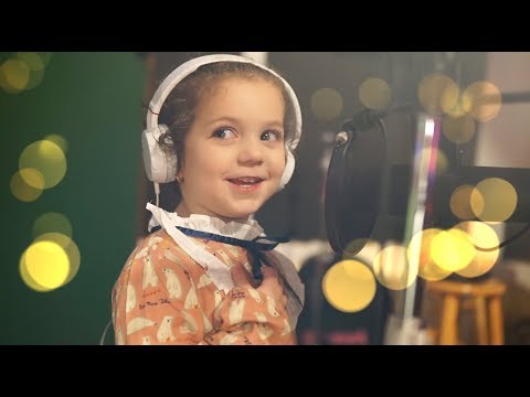 5 year old Sophie Fatu - Fly Me To The Moon (Frank Sinatra)