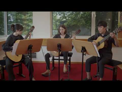 Hindemith Rondo for Guitar Trio