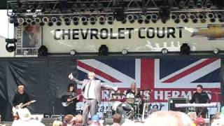 Herman&#39;s Hermits - There&#39;s a Kind of Hush All Over the World (at NYSF 2010)