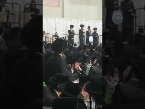 Chazzan Yossi Pomerantz sings in כא כסלו Dinner Lefichach