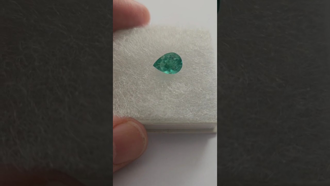 Esmeralda Lapidada em Gota 7.4x10.3mm – 2.21cts por R$1250