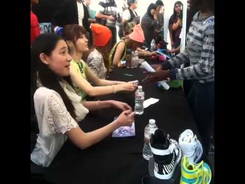 Dani + T-ara N4 @ LA Fansign