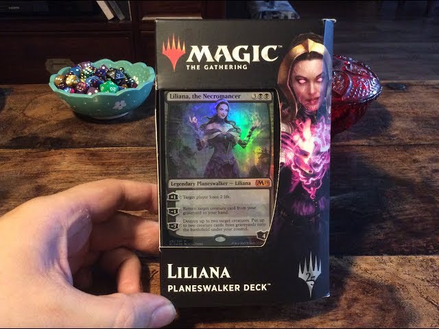 Vídeo relacionado con Magic: The Gathering MTG - Core Set 2019 1 Planeswalker Deck at Random - English