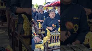 Download lagu Klasik,Angklung Generasi Milenial,Keren Kaca Mata Hitamnya Puncak Karya Agung Peleb0n Bali Nusantara mp3