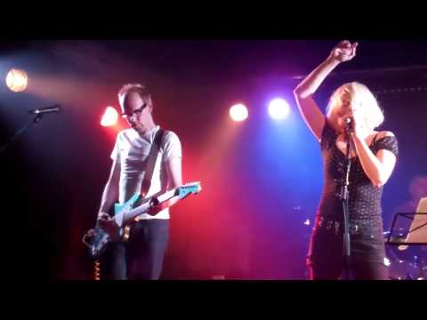 Bettie Serveert's Carol en Peter "do" The Cure o.l.v. Prof. Nomad