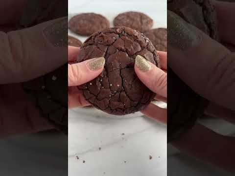 Brownie cookies! Recipe at cakemehometonight.com! #brownie #cookies #baking