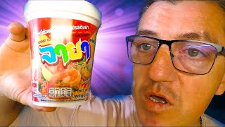 #лапшабыстрогоприготовления Тайская, а может Вьетнамская, но точно из Новосиба. Лапша со вкусом Том ям, от компании Jaya. Тогда/когда вы нас в турне в Новосибирск отправили, мы еще вам кроме турне привезли, вот это!
Тайская ЛБП со