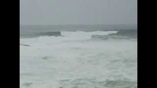 preview picture of video 'Spanish Point Ireland storm surge during US hurricane season'