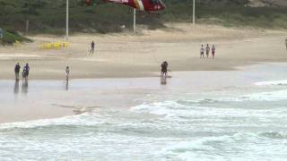 preview picture of video 'Resgate na Praia do Santinho - Florianópolis-SC - 14/11/2011'