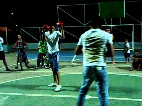 peleas de elvis vs mixti?