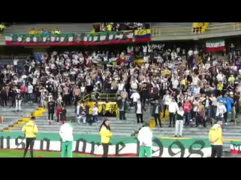 "Siguiendo a mi blanco yo llegare lejos" Barra: Holocausto Norte &bull; Club: Once Caldas