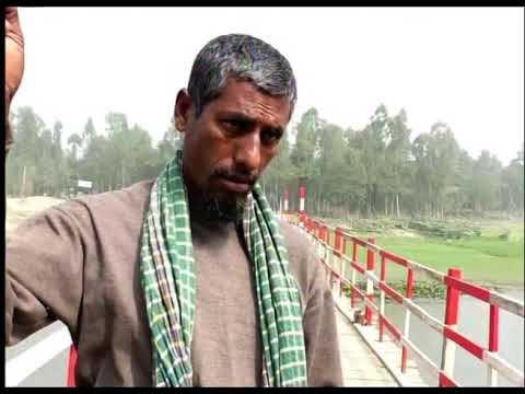 নরসিংদীতে স্বেচ্ছাশ্রমে চারশ’ ফুট দৈর্ঘ্যরে কাঠের সেতু নির্মাণ